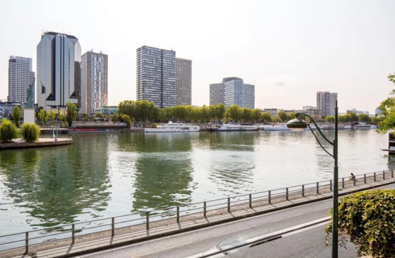 Bright 1Bedroom Apartment Centrally Located With Most Beautiful Views From Seine At 10 Minutes Walking From Beaugrenelle Shopping Mall And Eiffel Tower Paris Exteriör bild